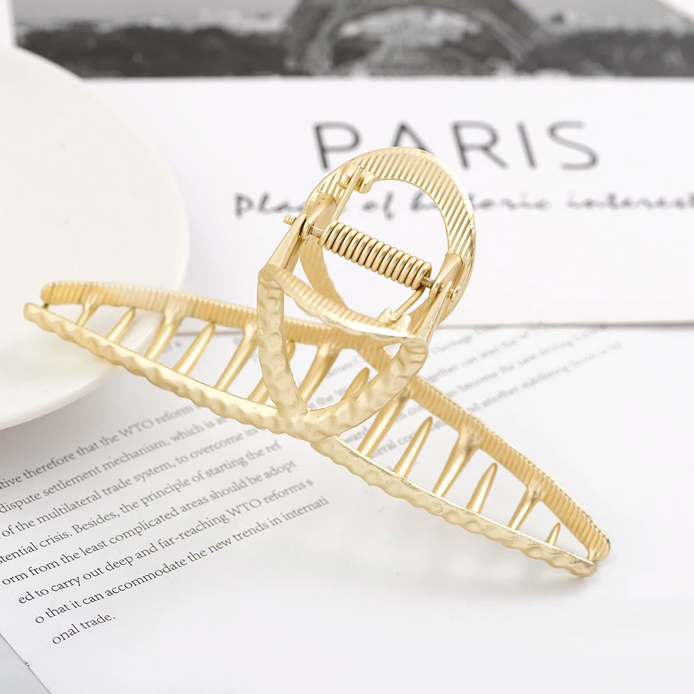 New Elegant Women Metal Hair Claw Crab Gold Hollow Hairpin Geometric Vintage Hair Clips Barrettes Headband Hair Accessories