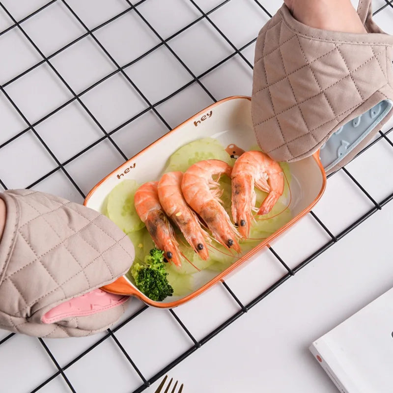USA Oven Mitts Fish Shape, Anti-Scald, Heat Resistant Kitchen Gloves, Multi-Use As Tray Gripper & Pot Holder