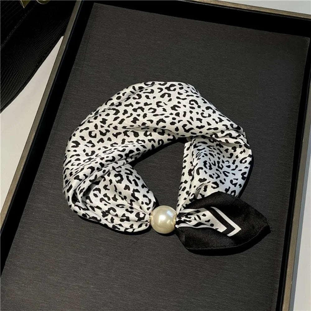 New Pearl Buckle Silk Scarf Canada Printed Thin Neck Scarf Lightweight Soft Neckerchief for Women