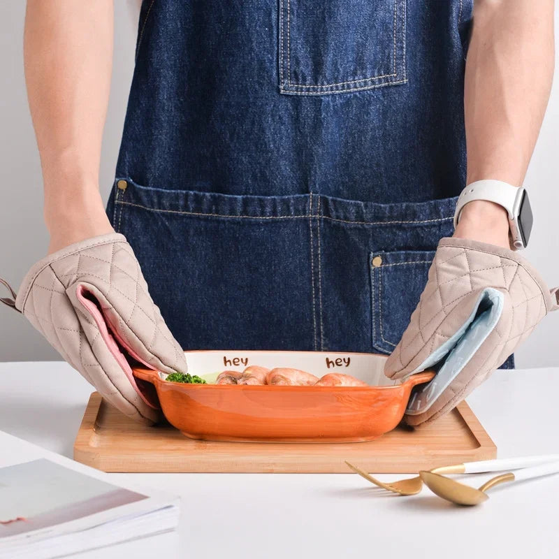 USA Oven Mitts Fish Shape, Anti-Scald, Heat Resistant Kitchen Gloves, Multi-Use As Tray Gripper & Pot Holder