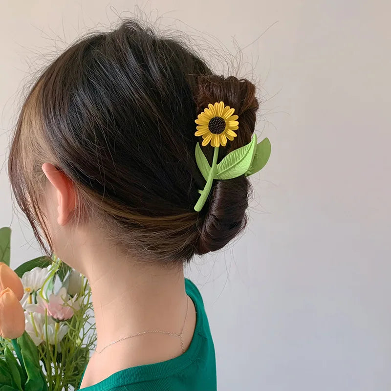 New Elegant Women Metal Hair Claw Crab Gold Hollow Hairpin Geometric Vintage Hair Clips Barrettes Headband Hair Accessories