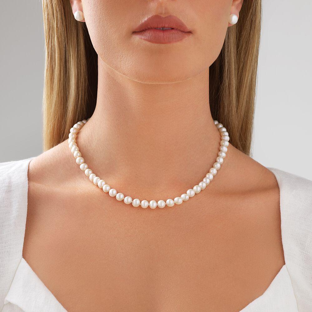 Is Your Pearl Necklace Real? A Simple Guide to Spotting the Genuine Shine - Ammpoure