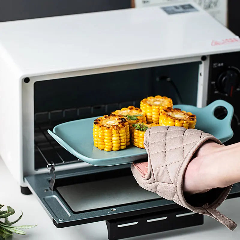 USA Oven Mitts Fish Shape, Anti-Scald, Heat Resistant Kitchen Gloves, Multi-Use As Tray Gripper & Pot Holder