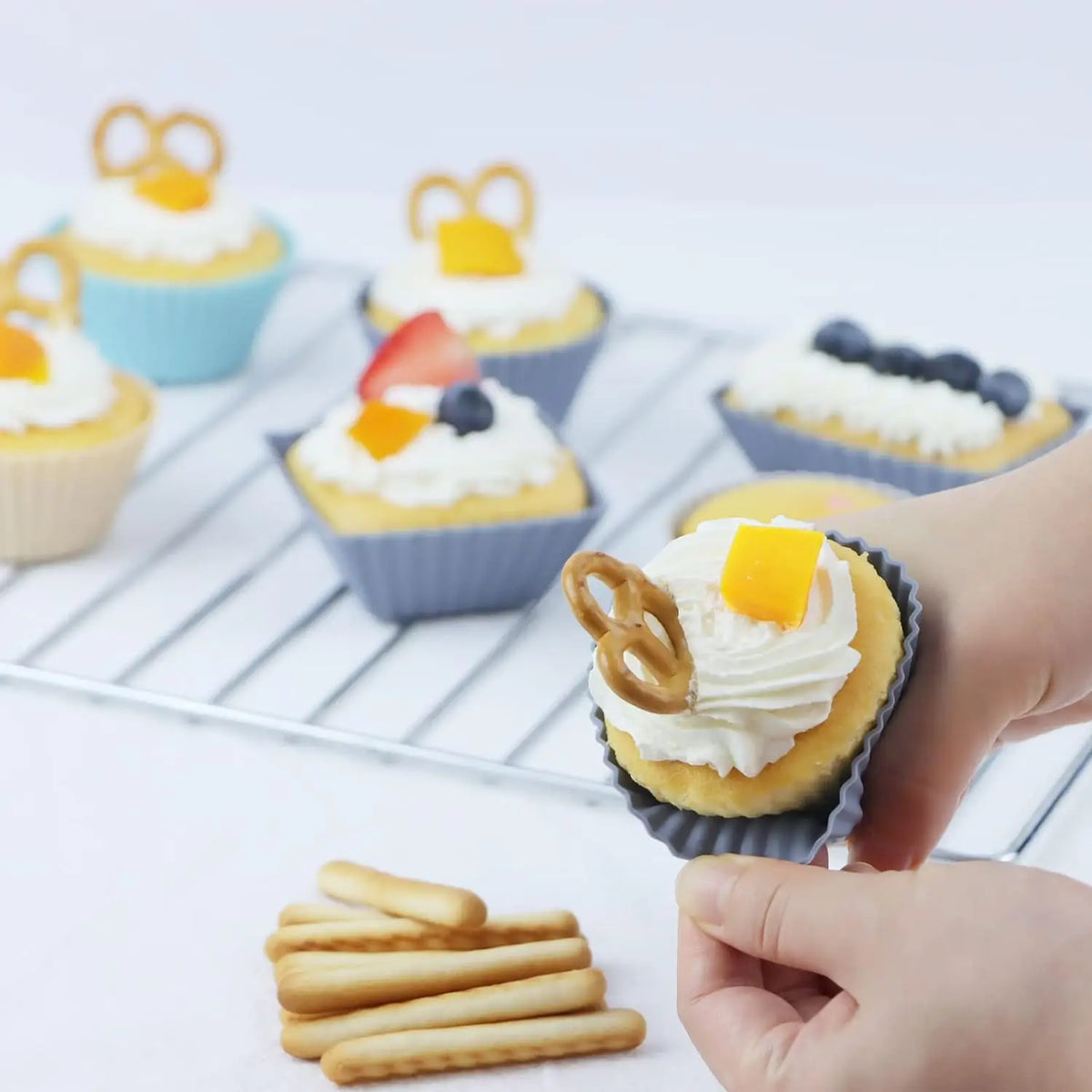 12PCS Silicone Cake Mold Set USA Round Muffin & Cupcake Baking Molds for Kitchen Cooking, DIY Cake Decorating & Bakeware Tools