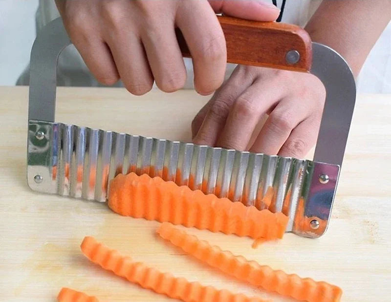 Stainless Steel Potato Chip Slicer Dough Vegetable Fruit Crinkle Wavy Slicer Knife Potato Cutter Chopper French Fry Maker Tools
